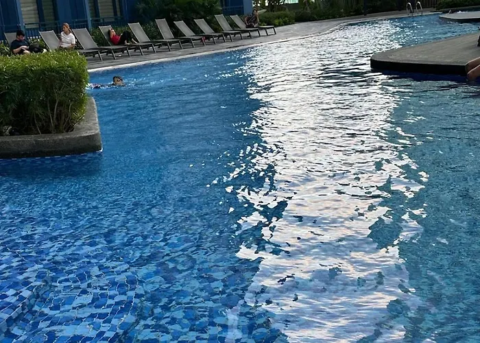 King Size Bed At Air Residences Condo, Ayala Ave, Makati Manila