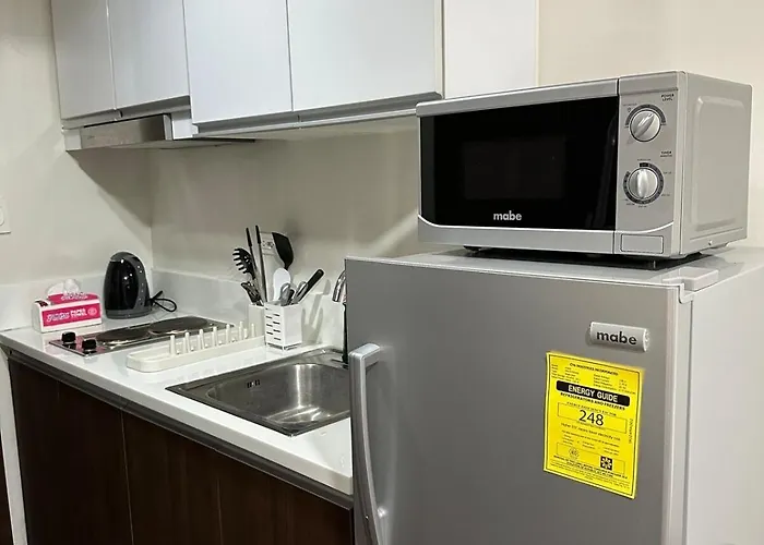 Apartment King Size Bed At Air Residences Condo, Ayala Ave, Makati *