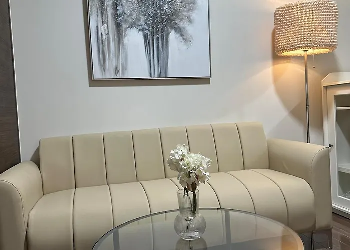 King Size Bed At Air Residences Condo, Ayala Ave, Makati Manila