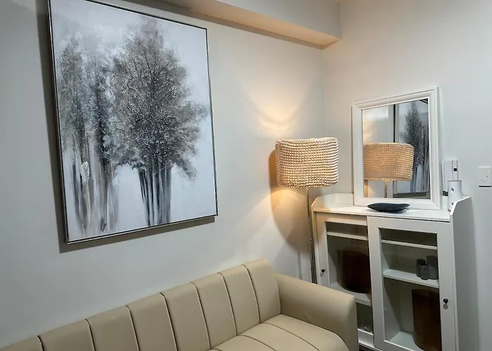 King Size Bed At Air Residences Condo, Ayala Ave, Makati *