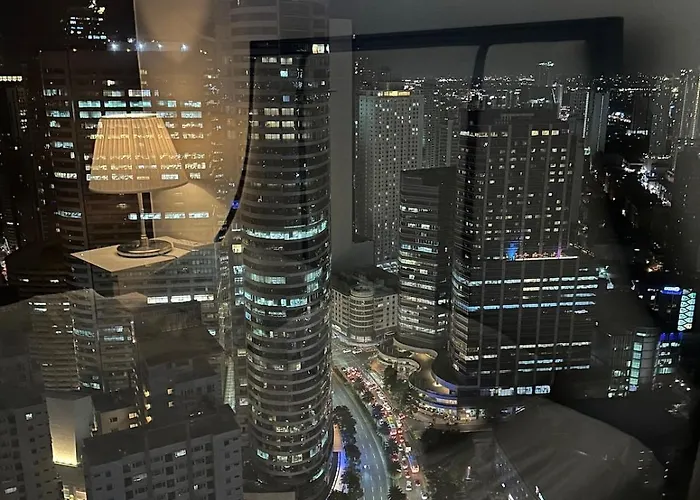 Apartment King Size Bed At Air Residences Condo, Ayala Ave, Makati Manila